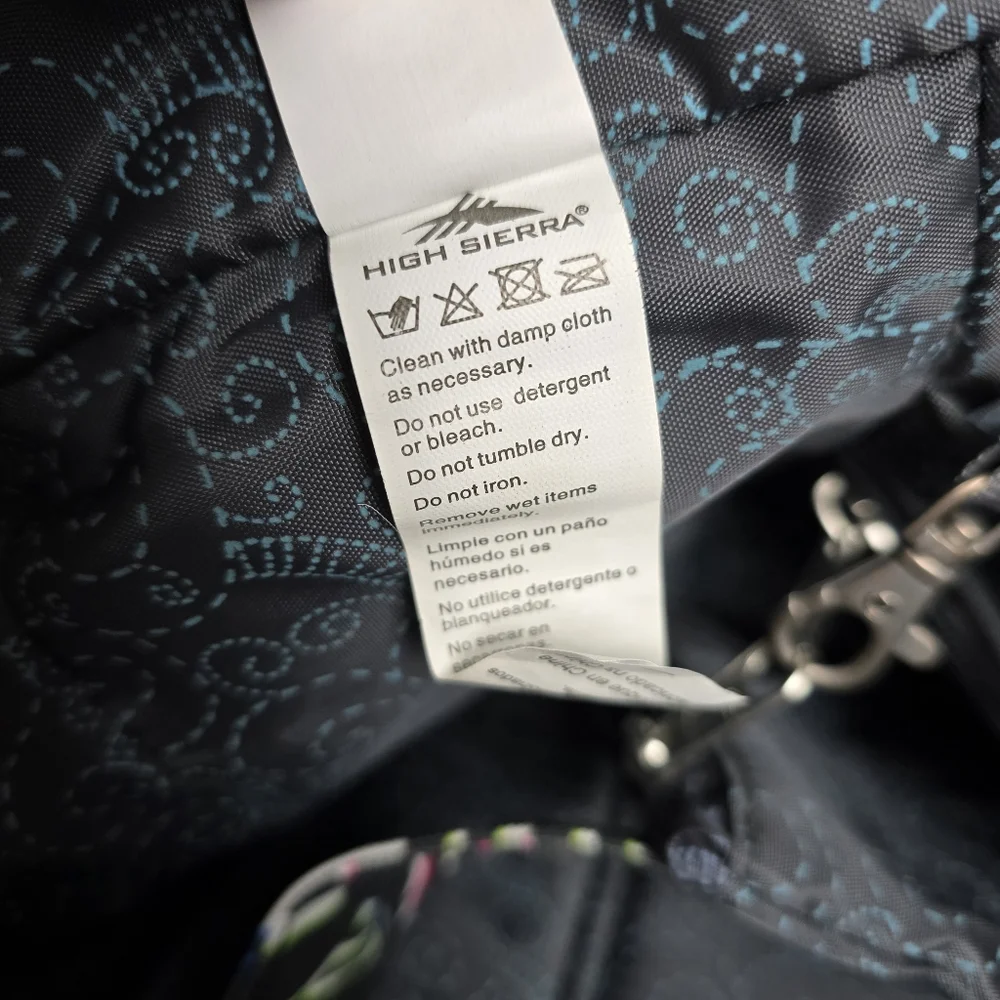 High Sierra Tote Bag with Zippered Closure